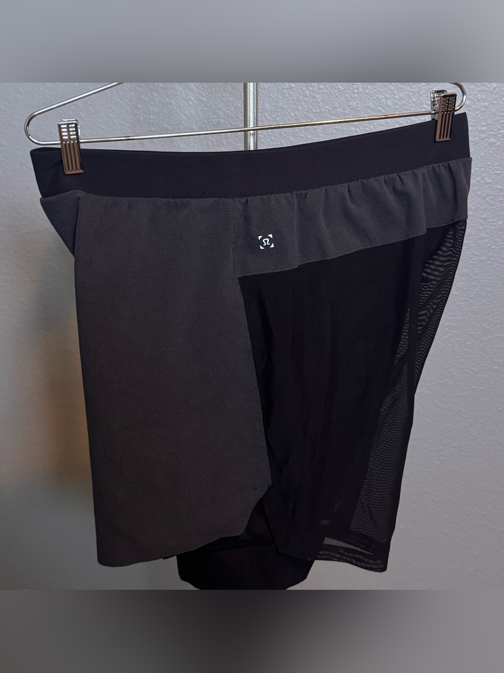 Lululemon Men’s Steady & Fast Lined Shorts 7” Size XL in Black/Gray